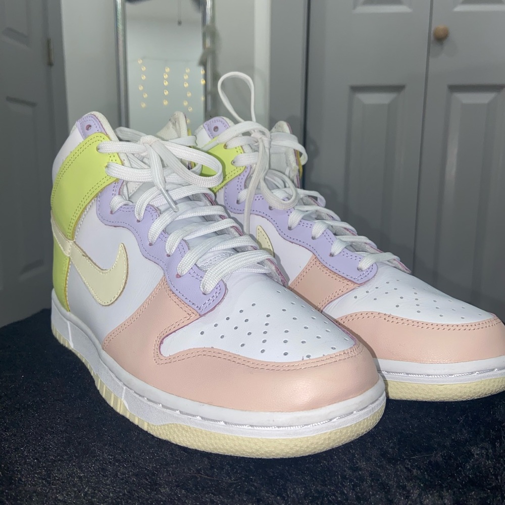 WOMEN'S NIKE DUNK HIGH RETRO CASUAL SHOES